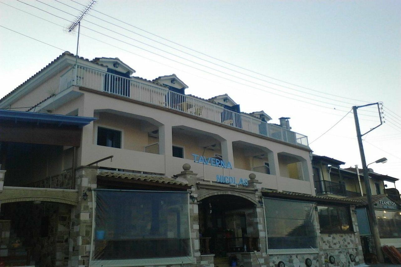 Ocean Breeze Apartment Keri Екстериор снимка